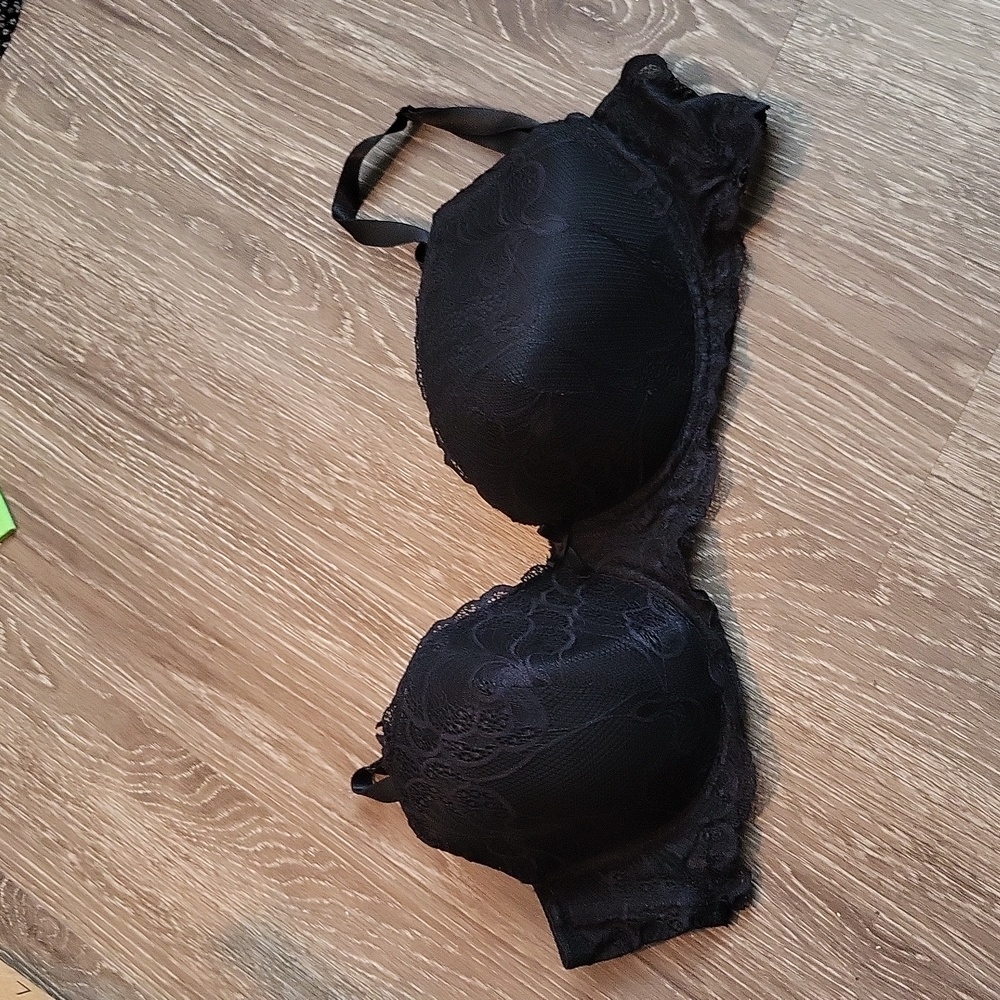 38 D Bluxe underwire bra.